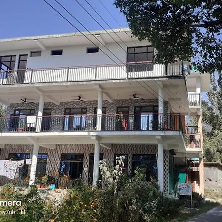 Mohinder & Mohindra Home Stay Bīr Екстериор снимка