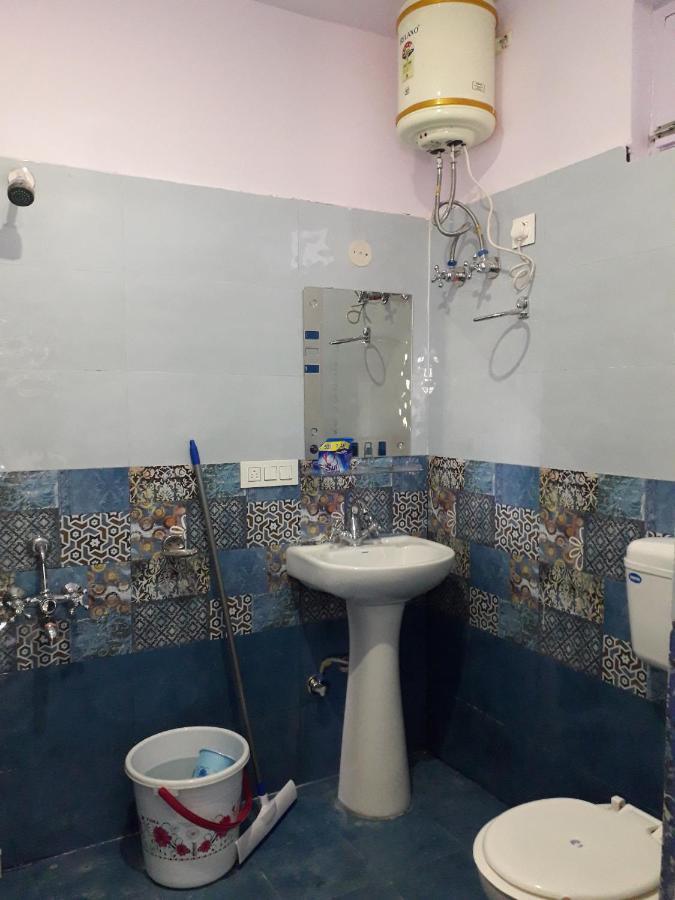 Mohinder & Mohindra Home Stay Bīr Екстериор снимка