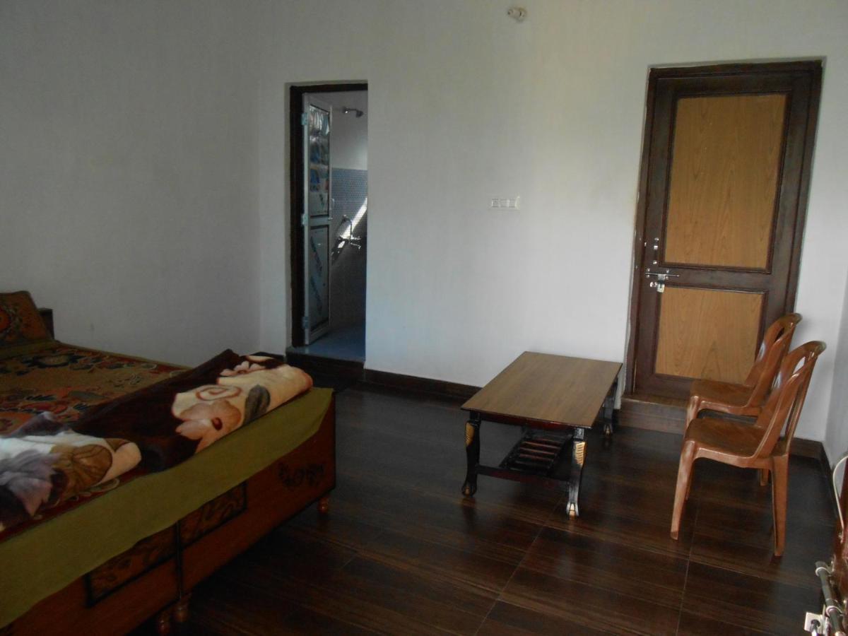Mohinder & Mohindra Home Stay Bīr Екстериор снимка