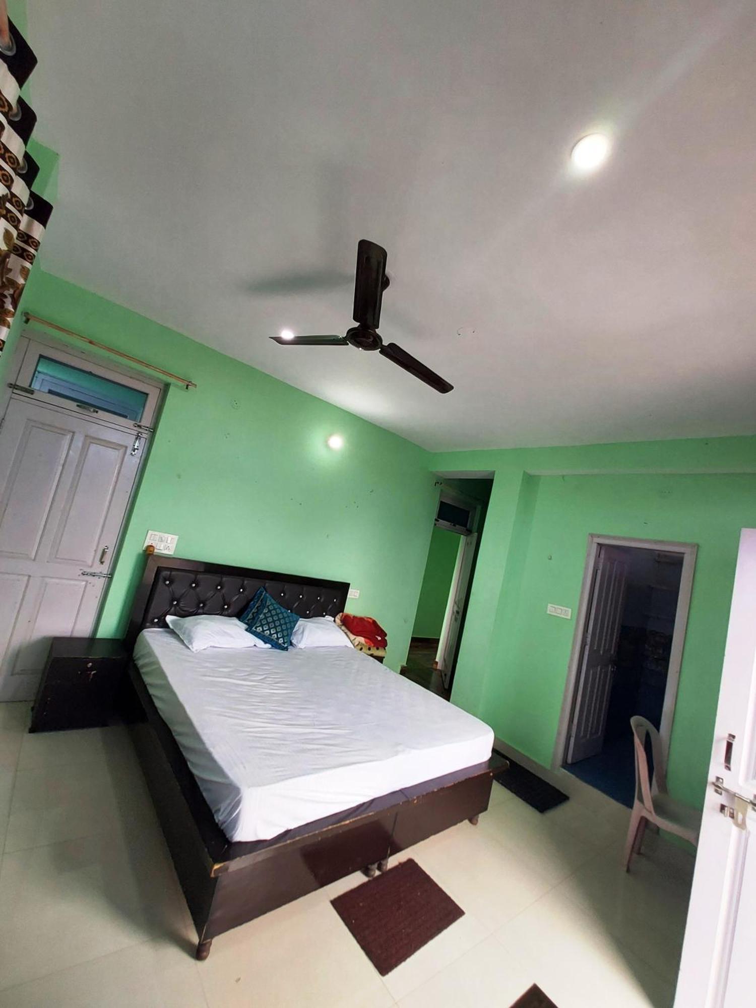 Mohinder & Mohindra Home Stay Bīr Екстериор снимка