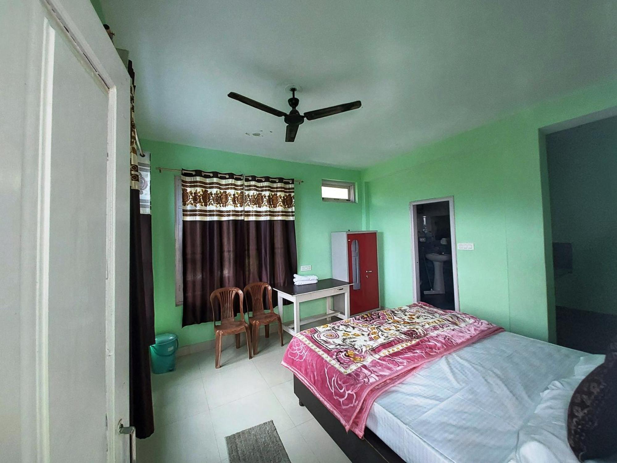 Mohinder & Mohindra Home Stay Bīr Екстериор снимка