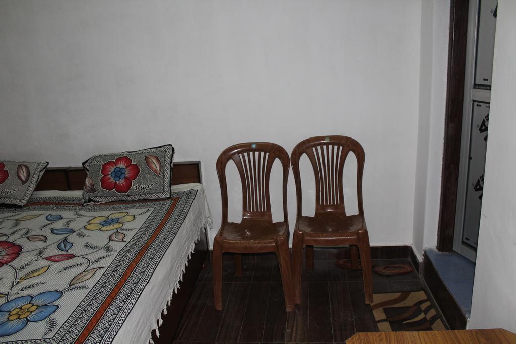 Mohinder & Mohindra Home Stay Bīr Екстериор снимка
