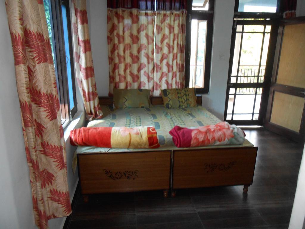 Mohinder & Mohindra Home Stay Bīr Екстериор снимка