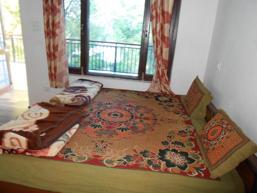 Mohinder & Mohindra Home Stay Bīr Екстериор снимка